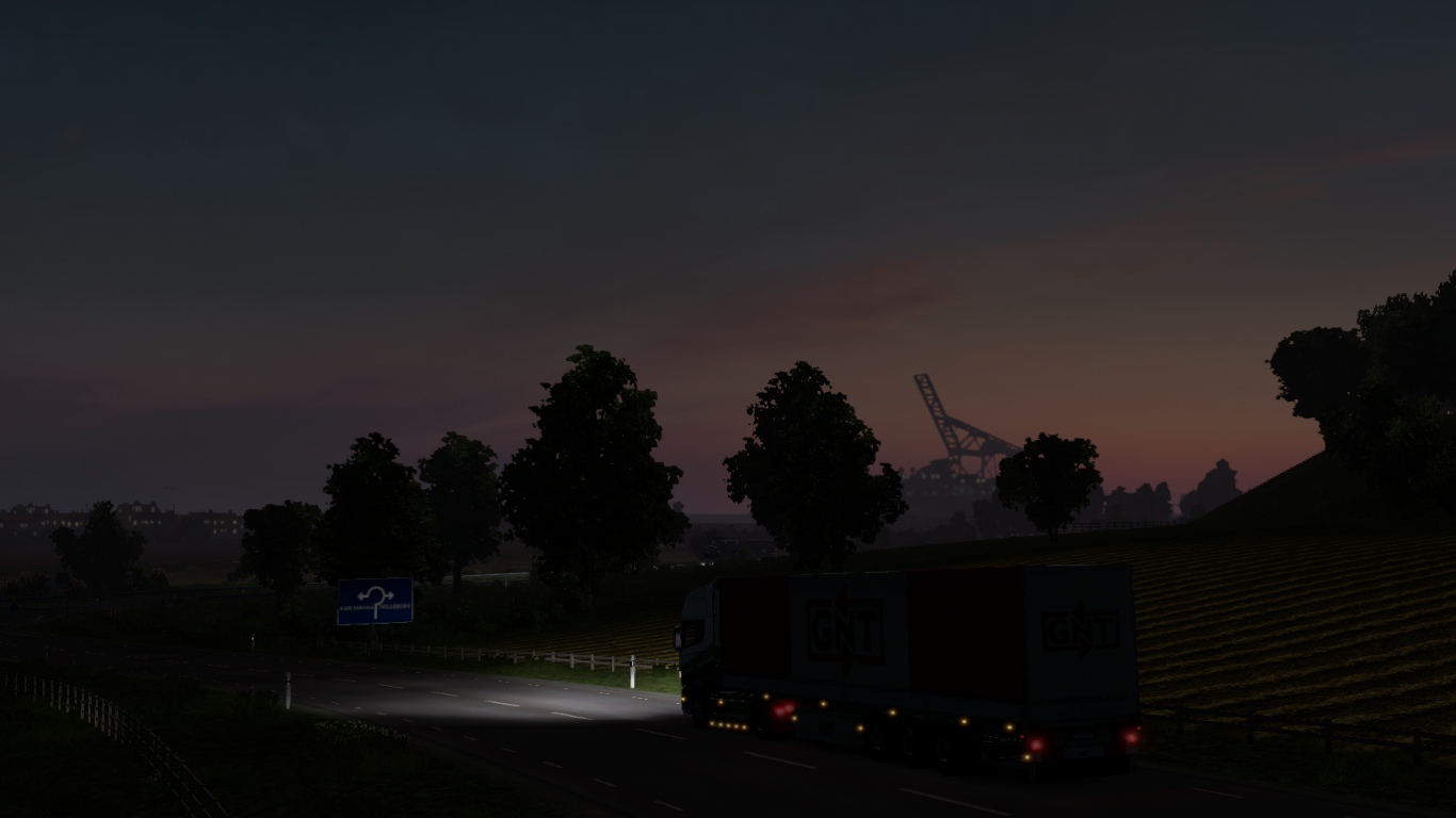 Image by macieg