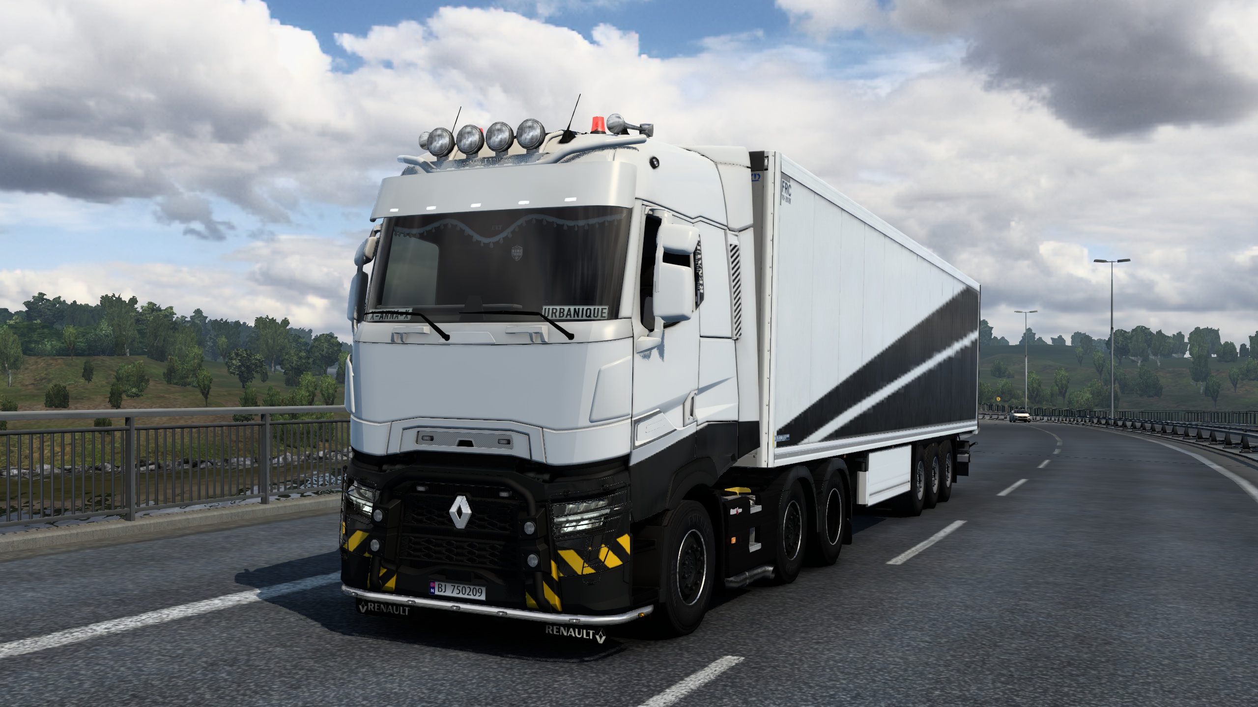 Image by urbanique75