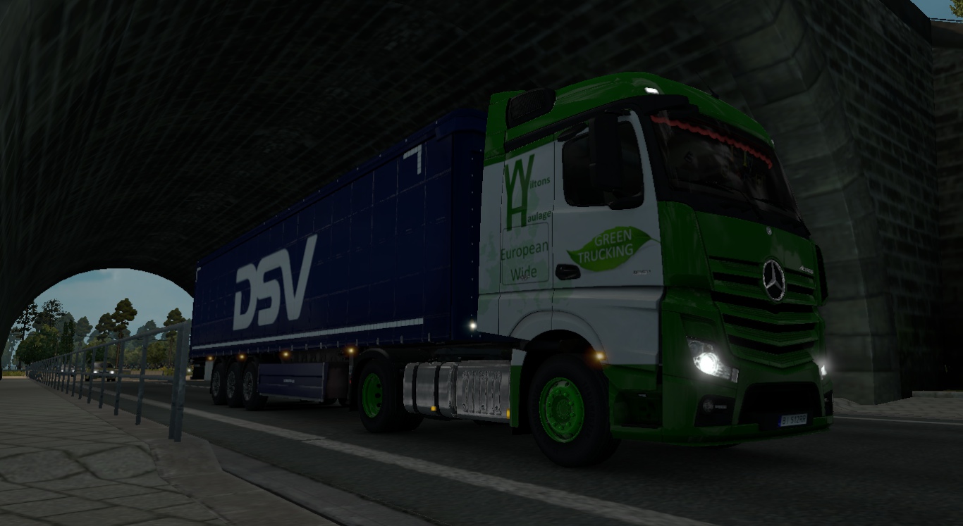 Image by danbyization