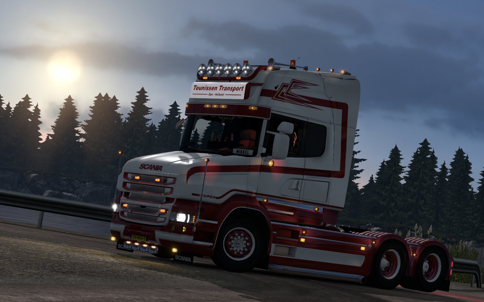 Image by MikkelSmikkel