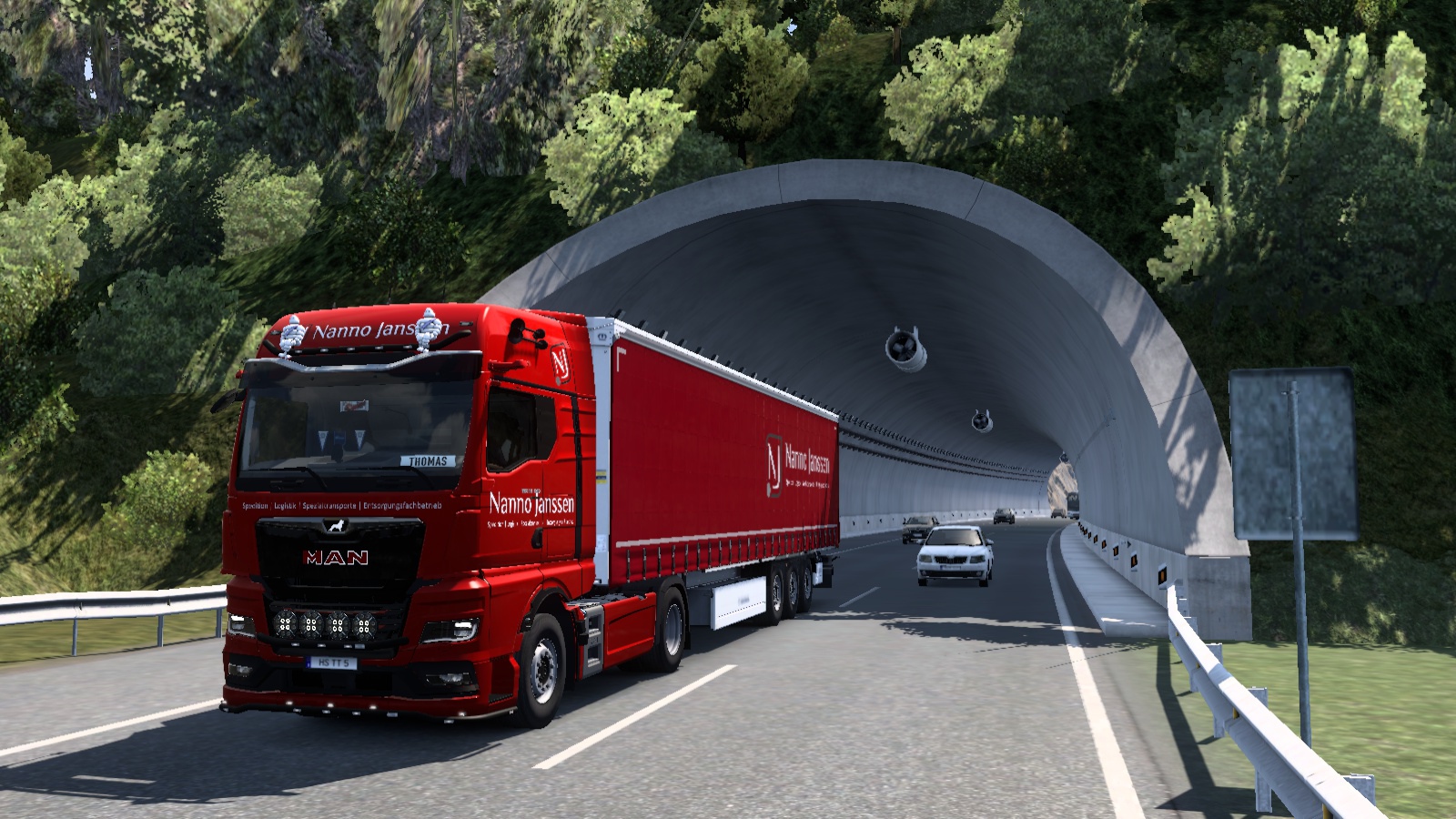 Image by thomasthamrt