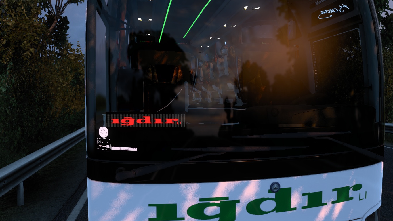 Image by byplaxa