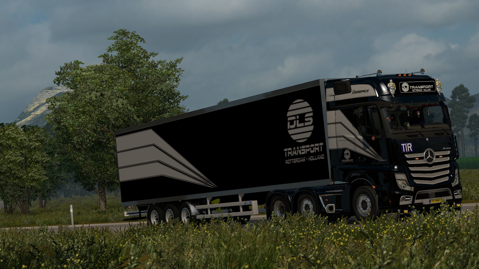 Image by justincortenbach