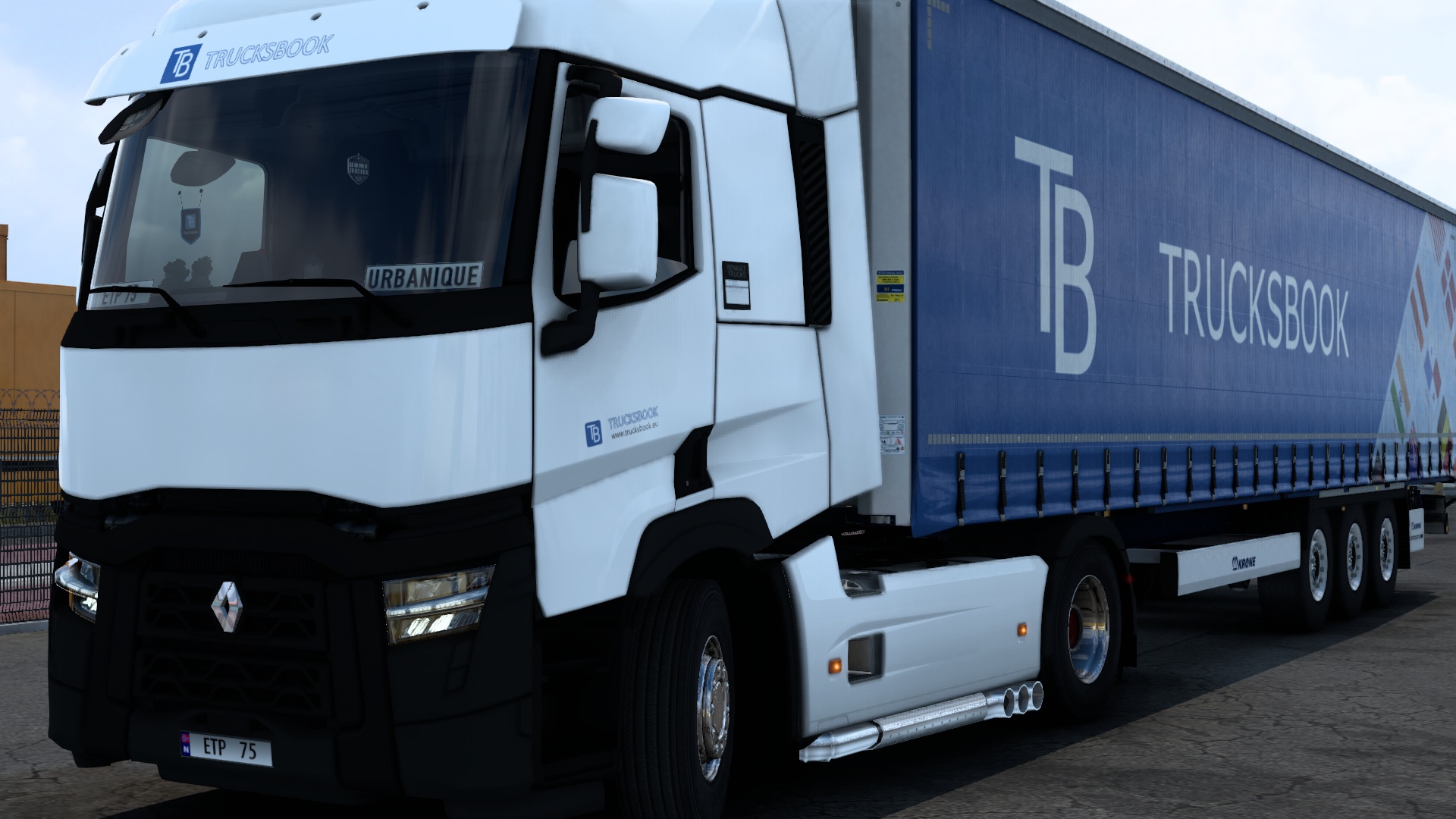 Image by urbanique75