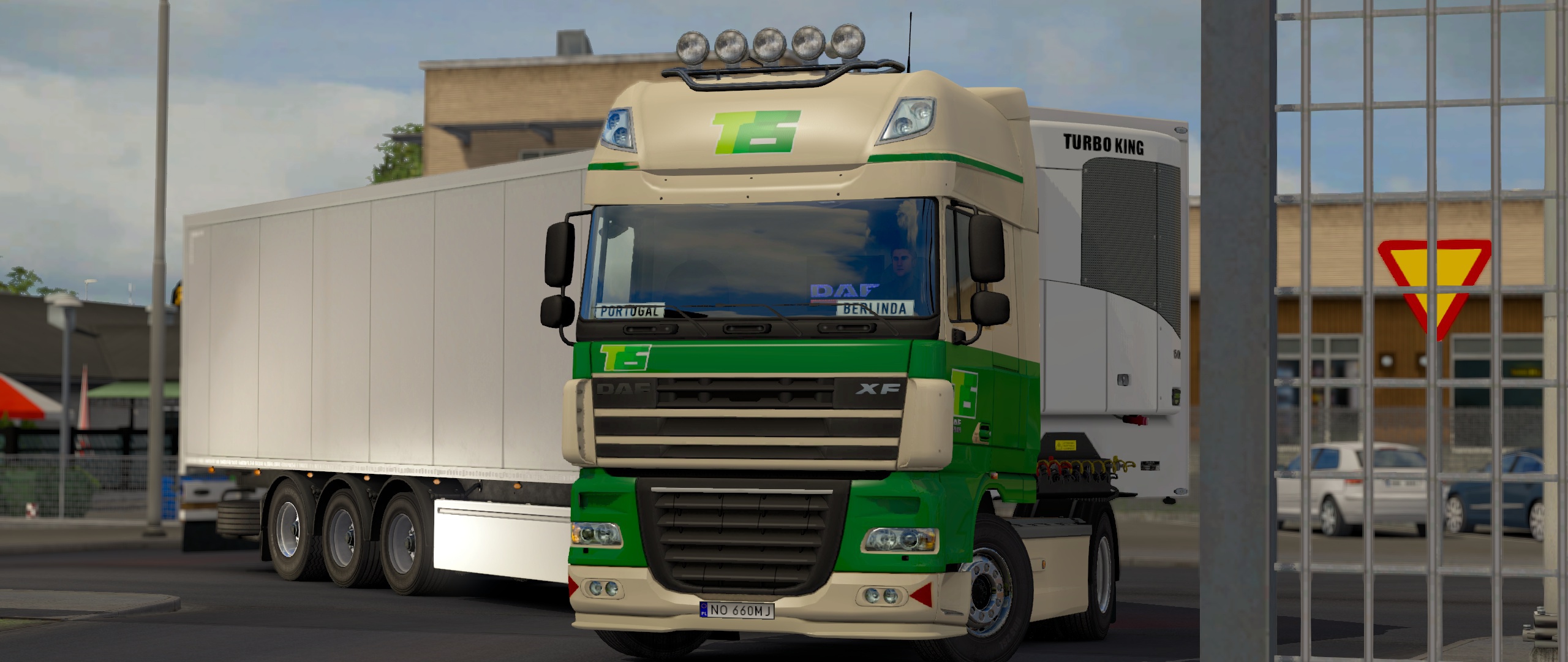 Image by PAULOBERLINDA