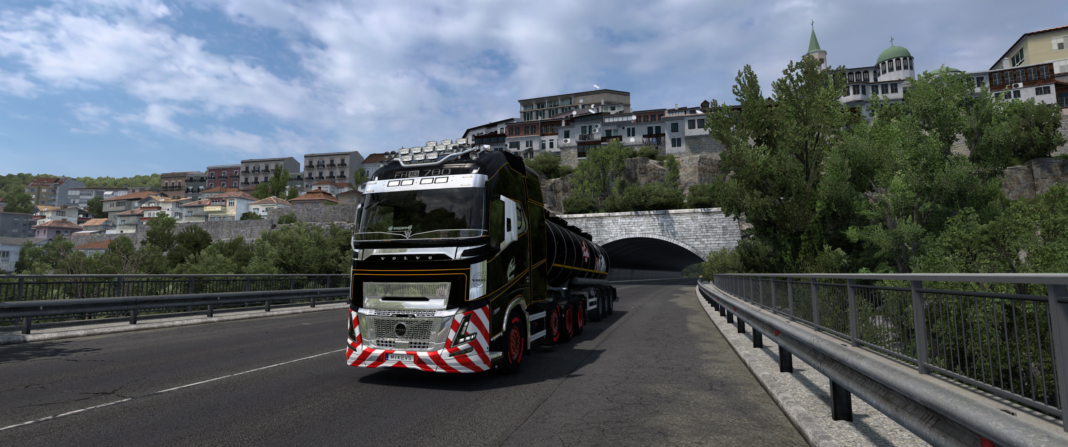 Image by Mikevasilevich