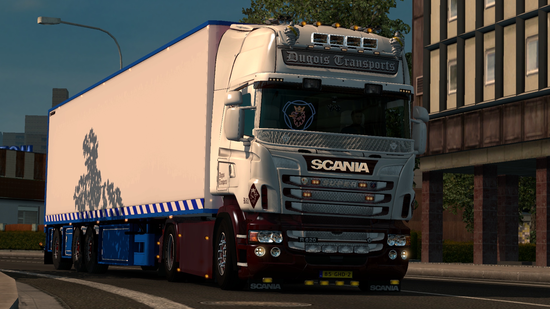 Image by GustavoDugois