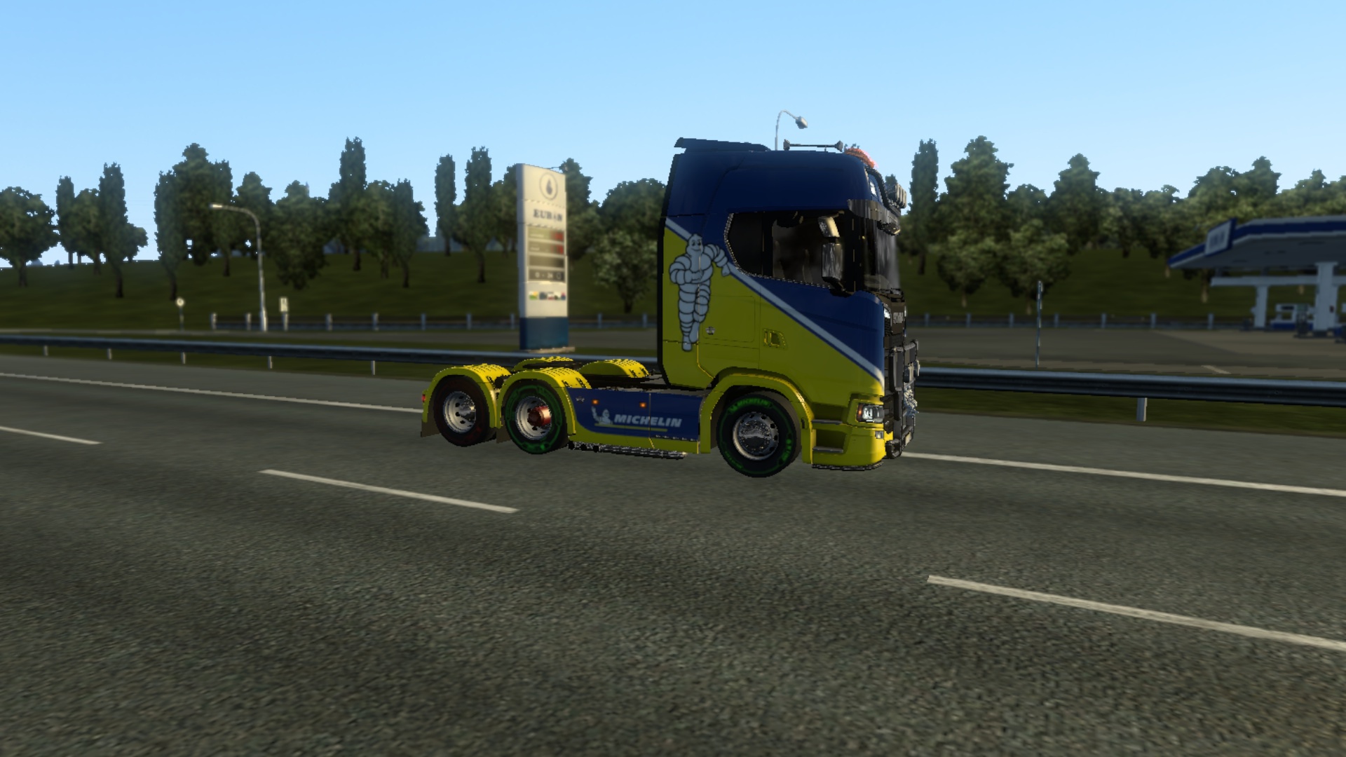 Image by HugoAsturias