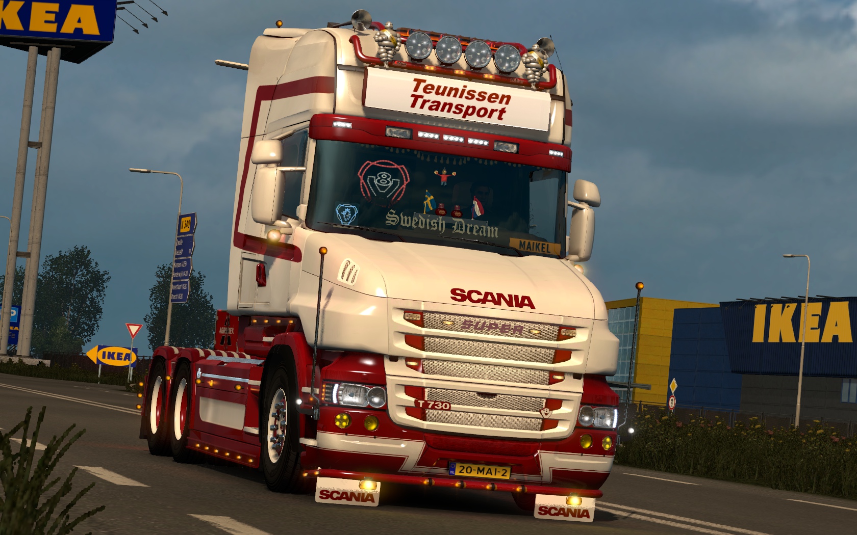 Image by MikkelSmikkel