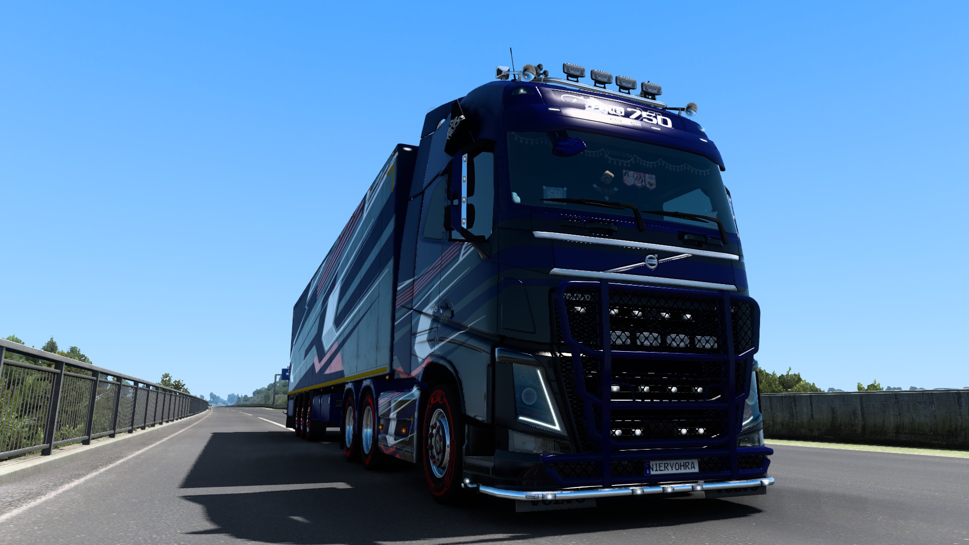 Image by macktogo