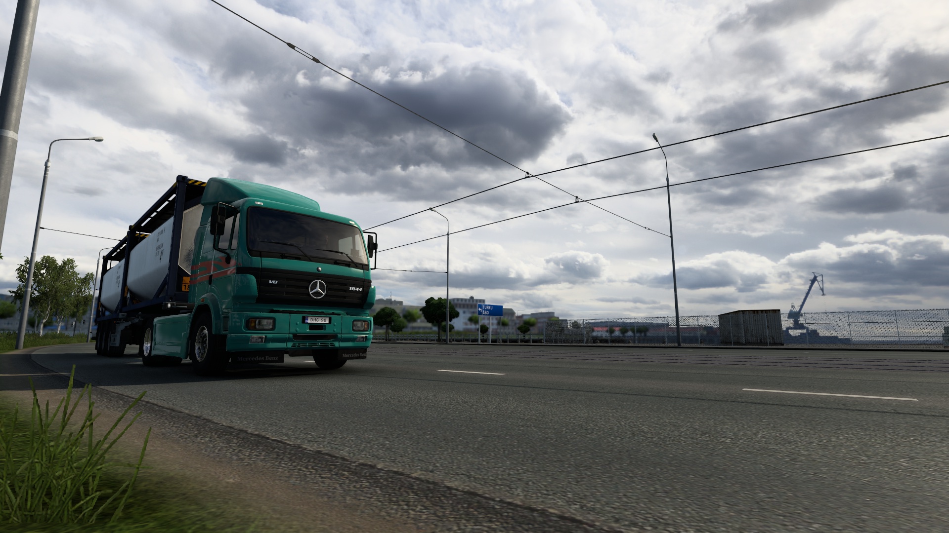 Image by HzKamyon
