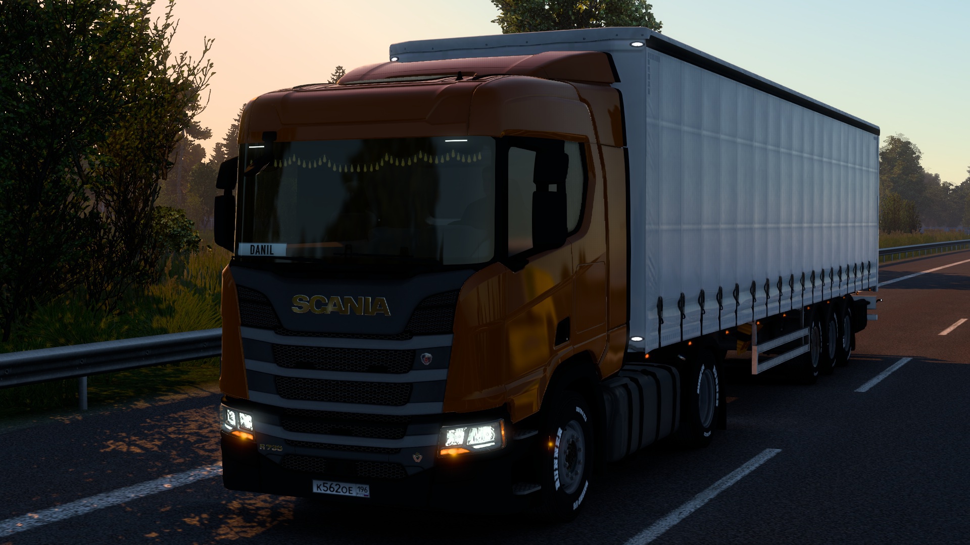 Image by danilvrntssv