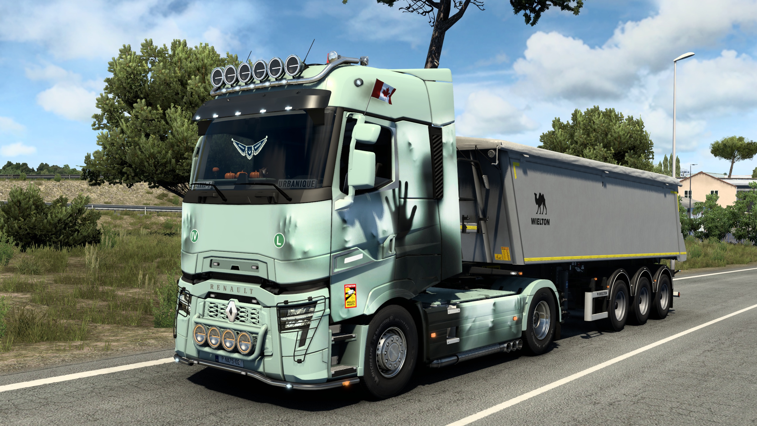 Image by urbanique75