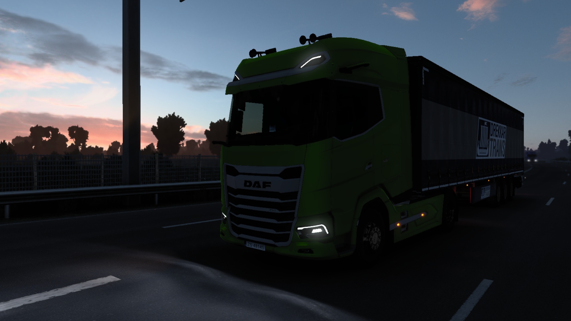 Image by SINJIDesign