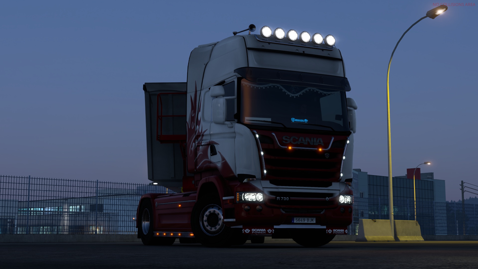 Image by ROGERTUNICA