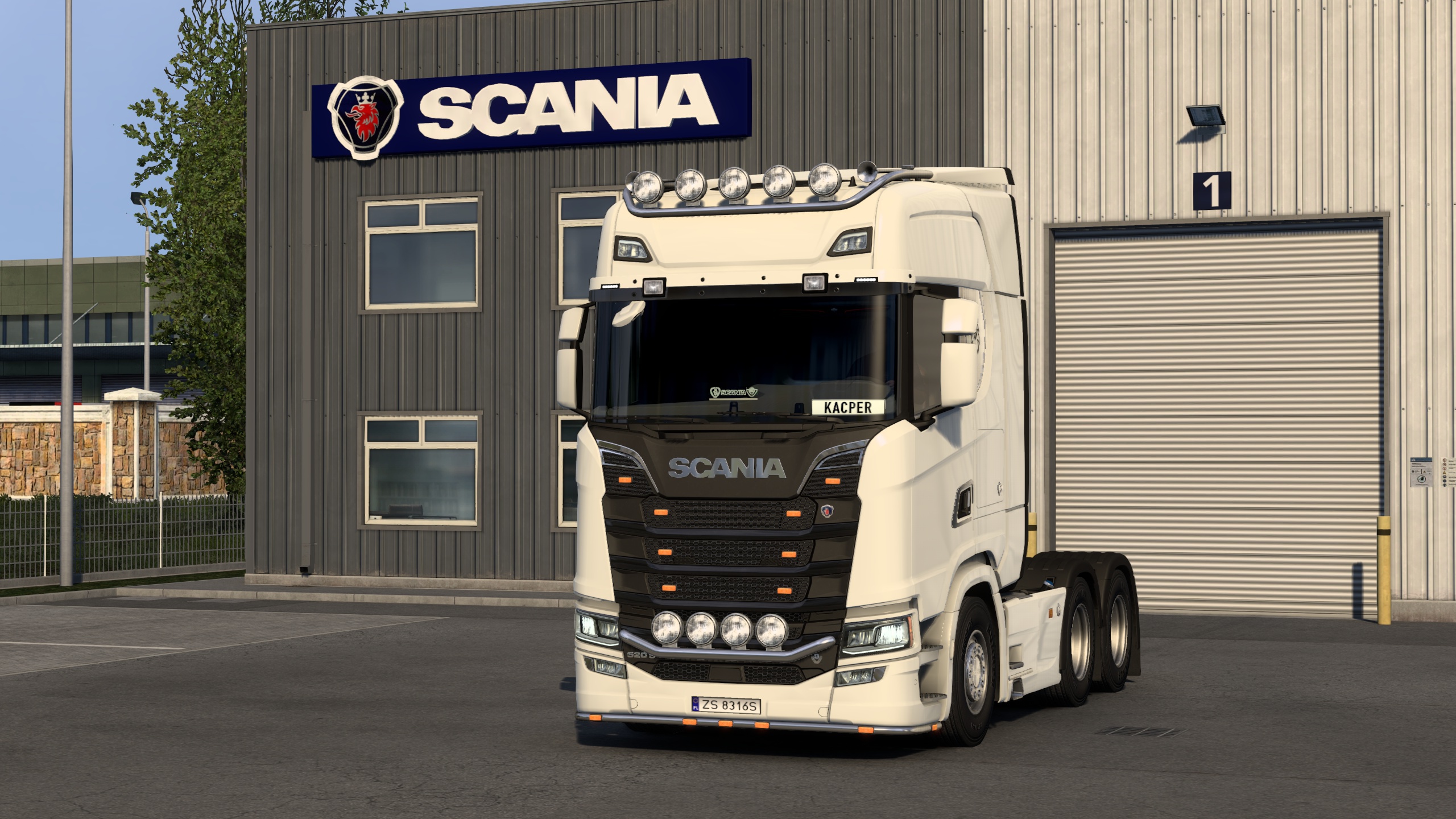 Image by Moondayzzzz_