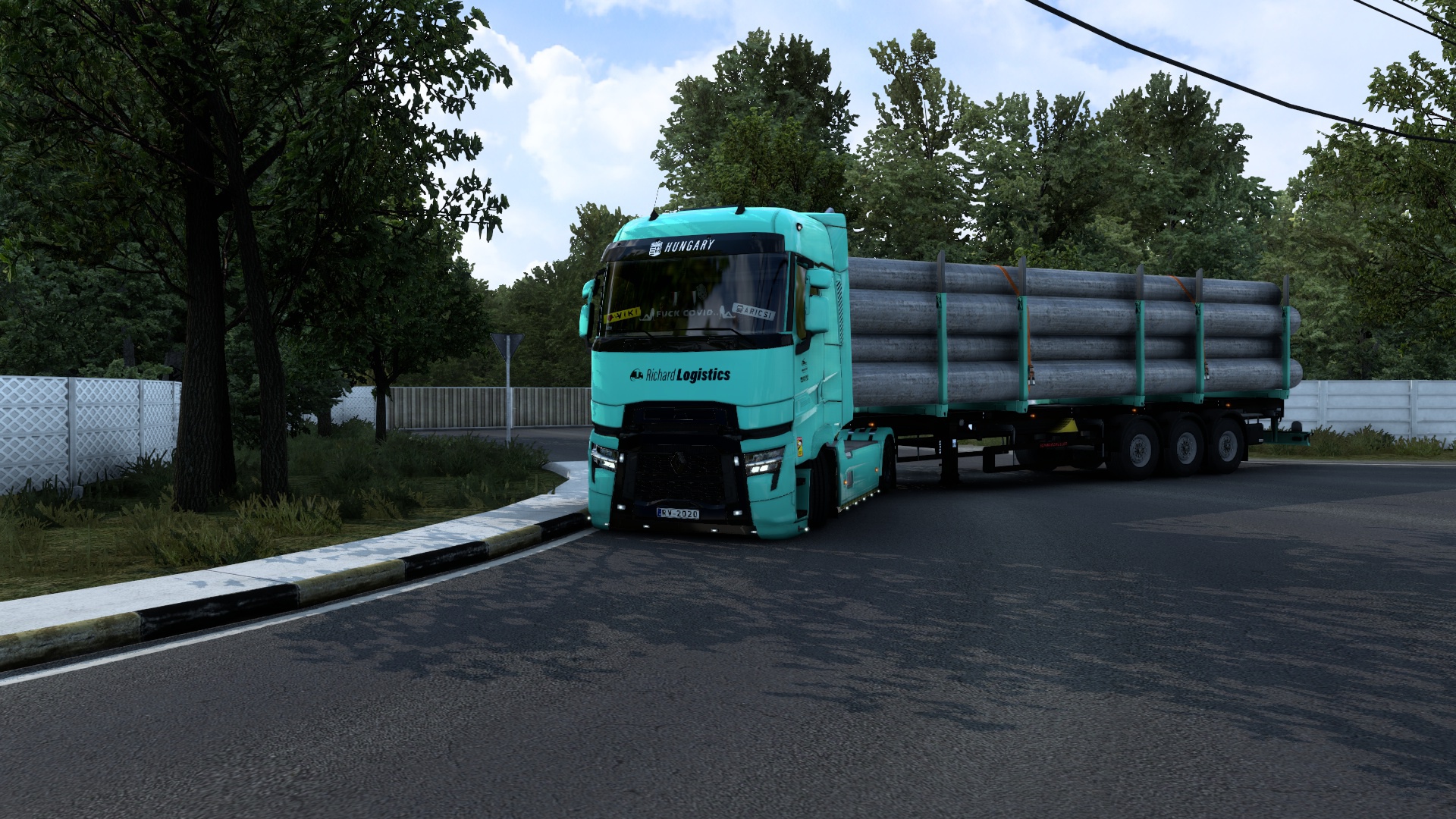 Image by RichAndrasi