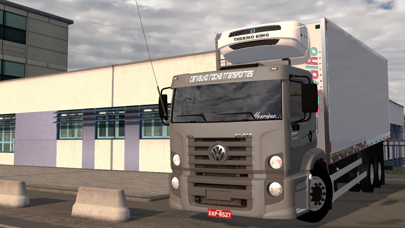 Image by HenriqueHLP