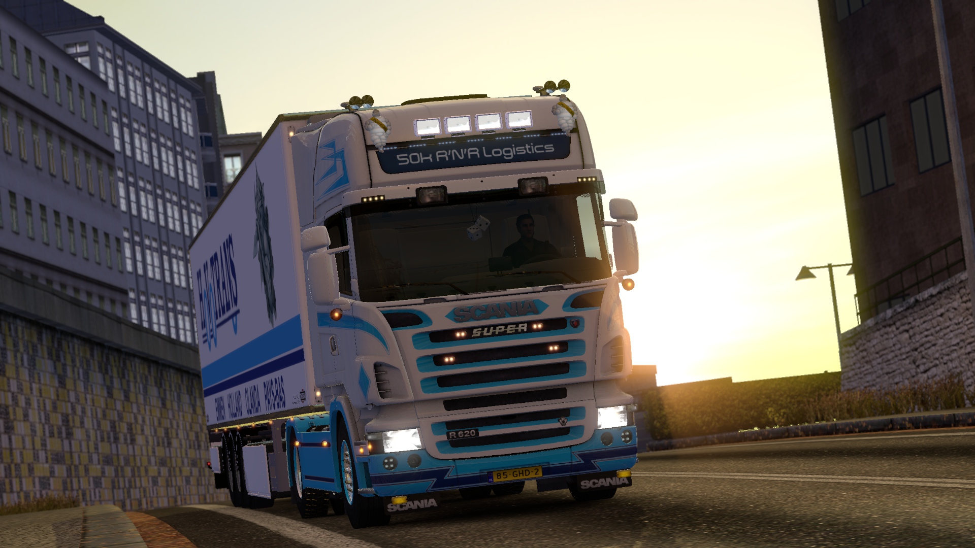 Image by GustavoDugois