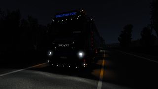 Image by Doppelhopper