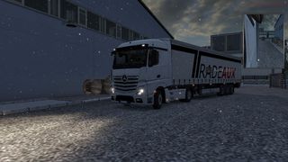 Image by Artem_Kenzo