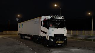 Image by urbanique75