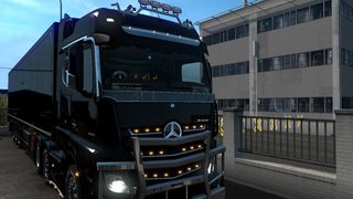 Image by goshiikstar