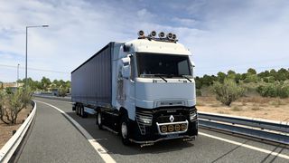 Image by urbanique75