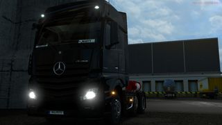 Image by MartyRoziik