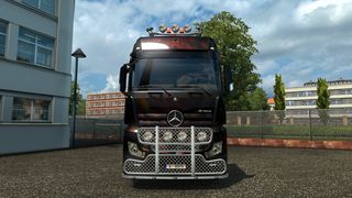 Image by petzi