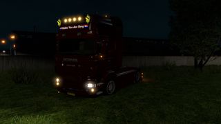 Image by robbevandenberg