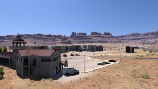 Image by LoicLouveteau