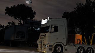 Image by 24375633281