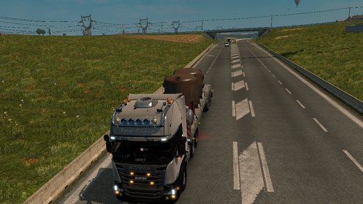 SCANIA V8
