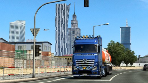 Image by andresbolso11