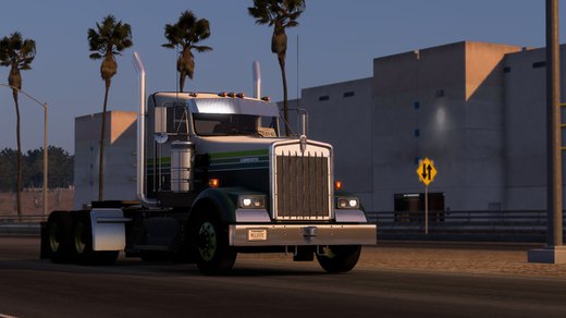Kenworth W900