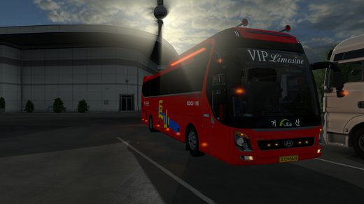 Hyundai Universe