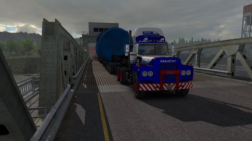 Mack R