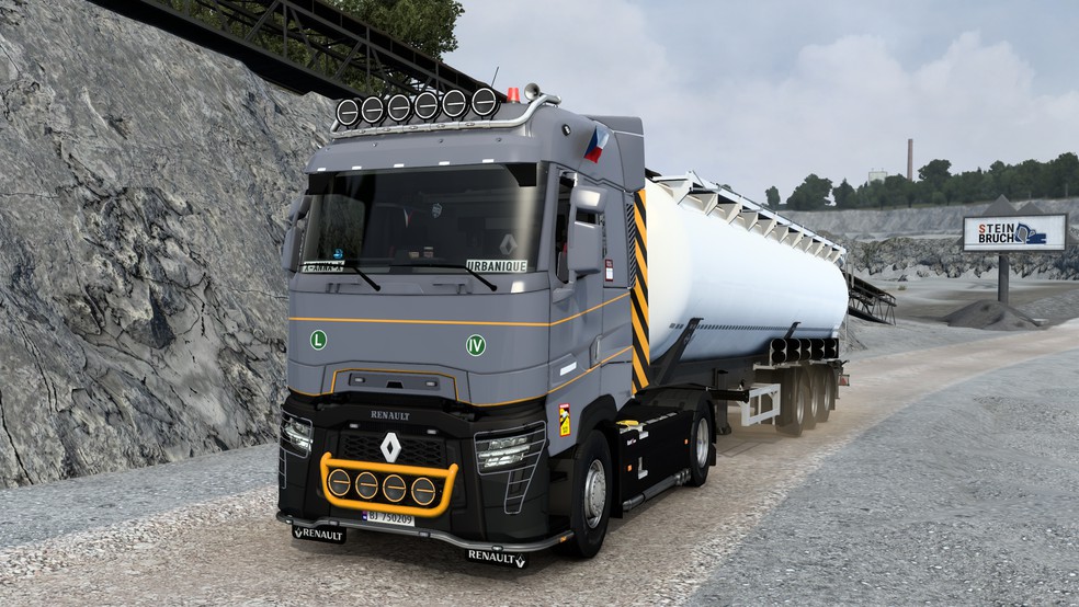 Image by urbanique75