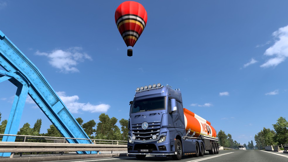 Image by andresbolso11