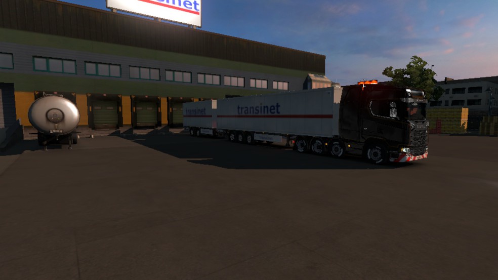 Image by LegendaryTrucks