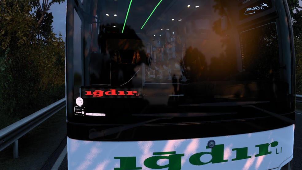 Image by byplaxa