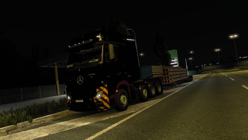 Image by GeorgieFaythe