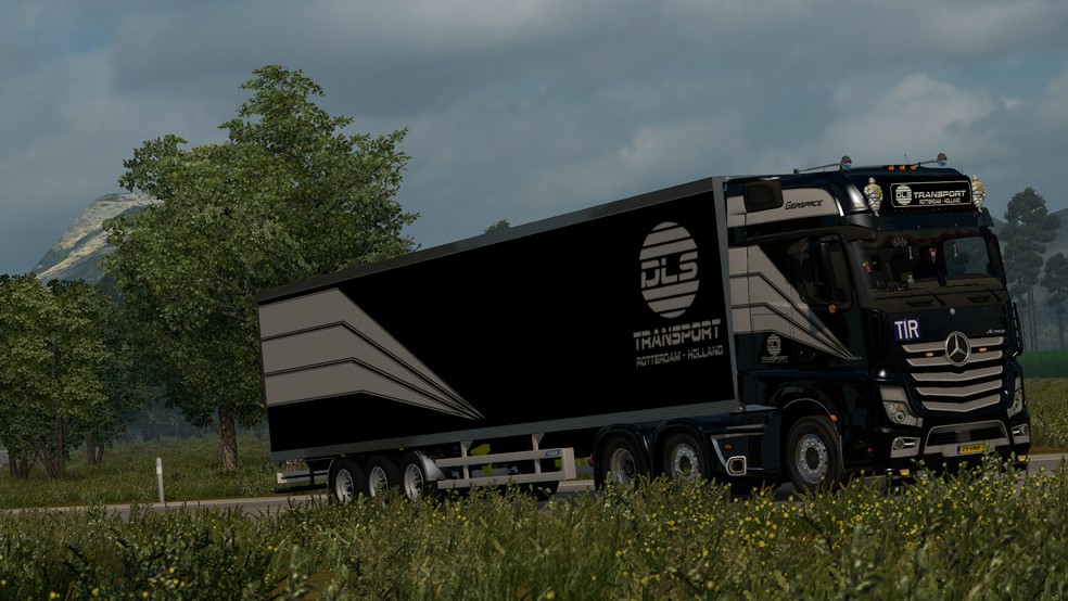 Image by justincortenbach