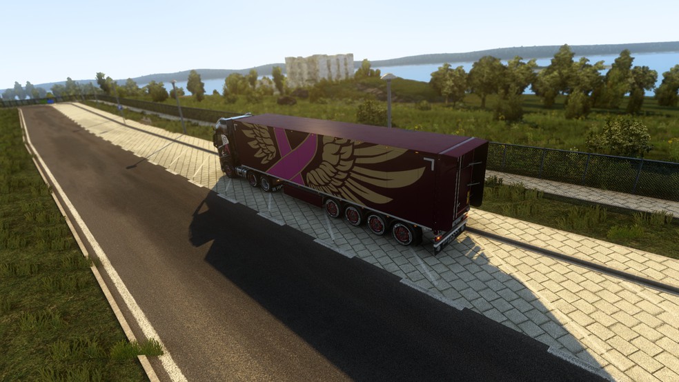 Image by superbundle