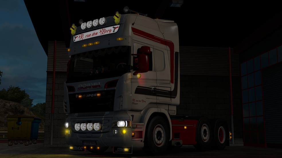 Image by robbevandenberg