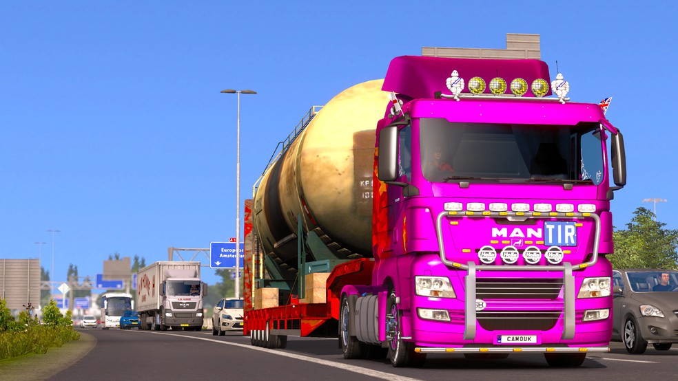 Image by CamouflageUK