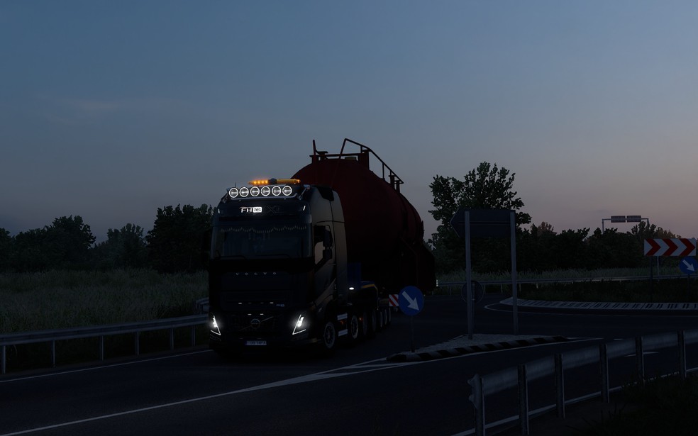Image by dartmurhui