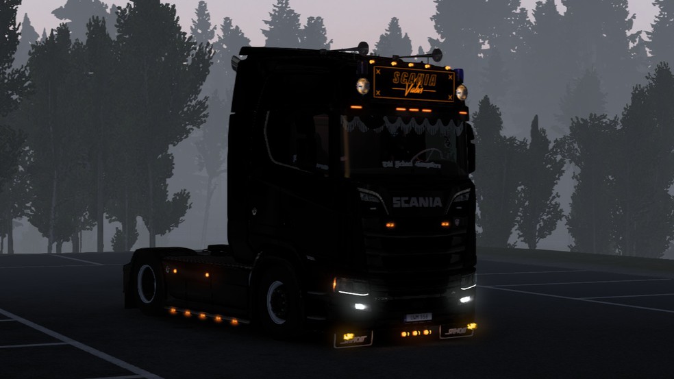 Image by basvandekken