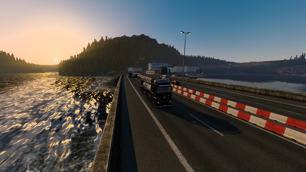 Image by TRANSWALUSTER